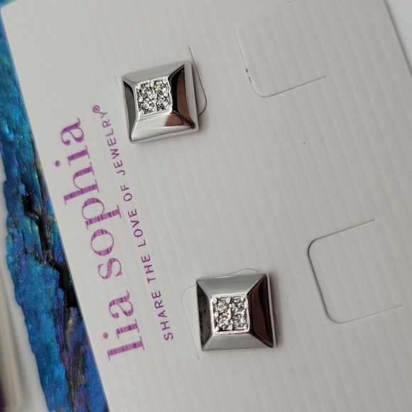Earrings by lia sophia. Silver tone post with crystal accents. - Picture 4 of 6